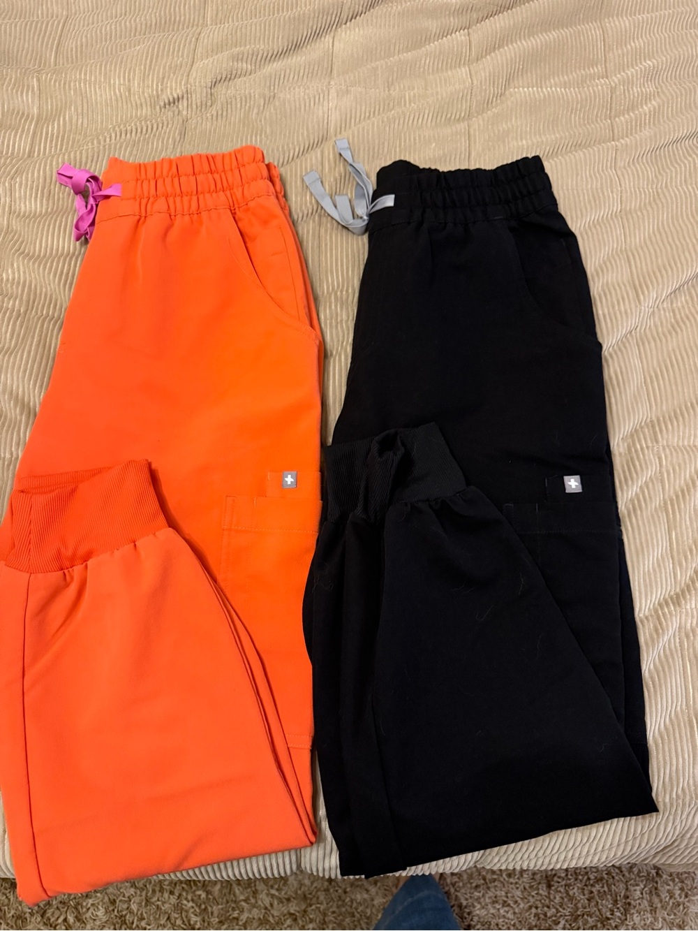 Figs High waisted Uman Joggers - Fireside & Black- small petite